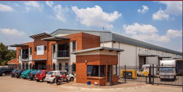 Industrial logistics facility roof construction and ventilation overview